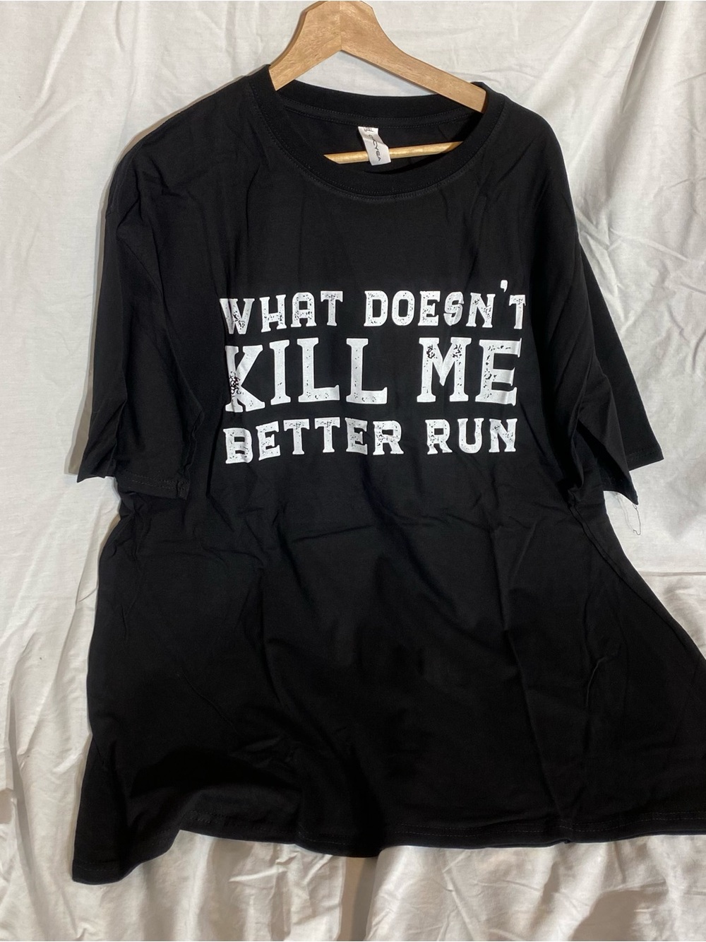 Black Graphic Tee "What Doesn't Kill Me"